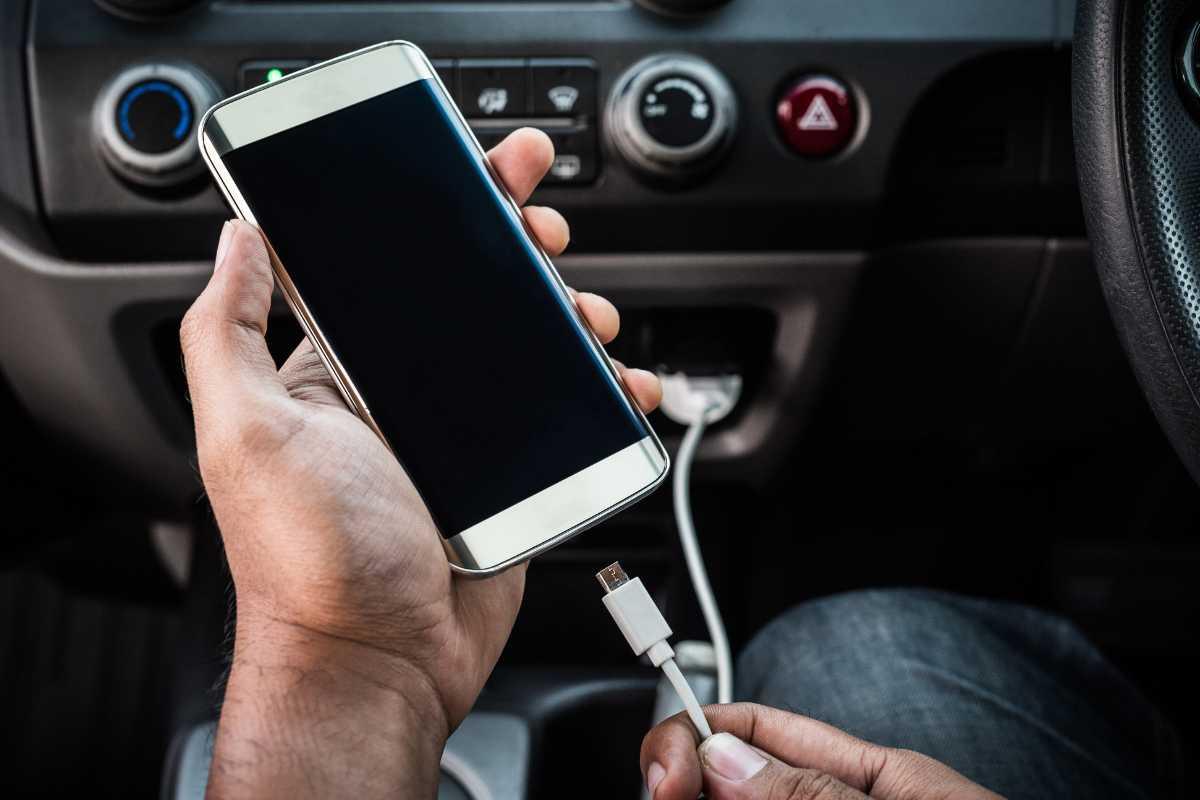 Cele patru utilizări ale portului USB din mașină pentru a profita la maximum de dispozitivele dvs.