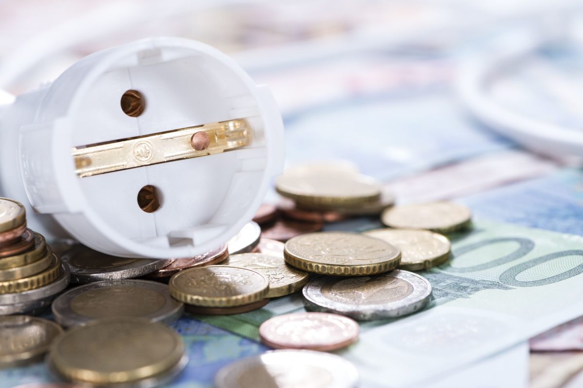 Din 2026 se schimbă regulile pentru contoarele de energie: trebuie gospodăriile să le înlocuiască pe cele pe care le au deja?