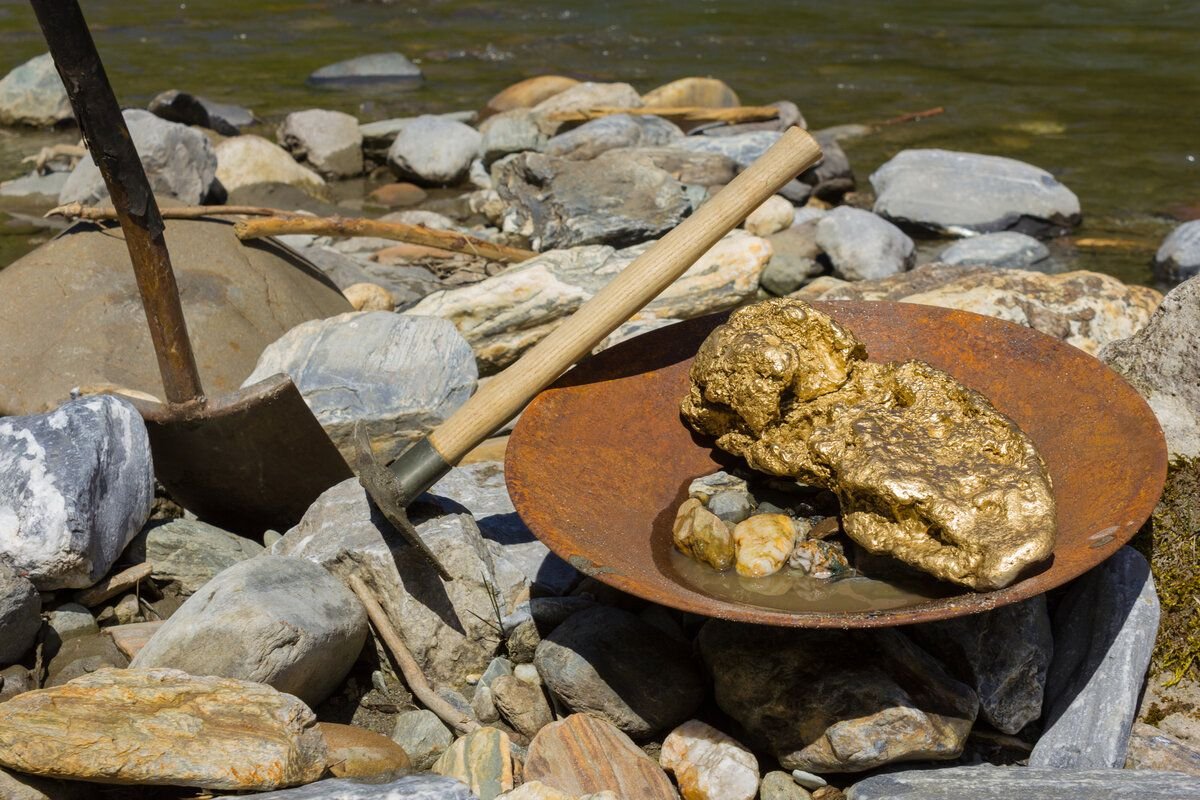 „Avem aur în natură”: în acest râu apreciat, cercetătorii amatori visează să găsească o pepită